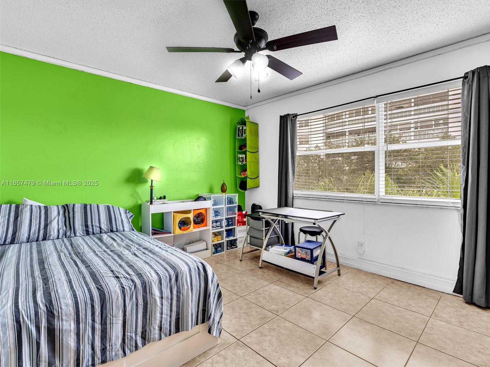 LAKES OF INVERRARY CONDO - Residential