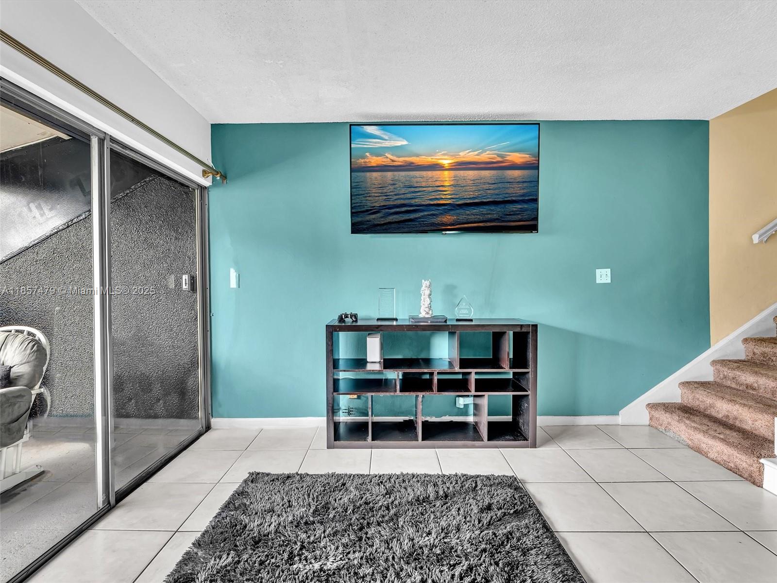 LAKES OF INVERRARY CONDO - Residential