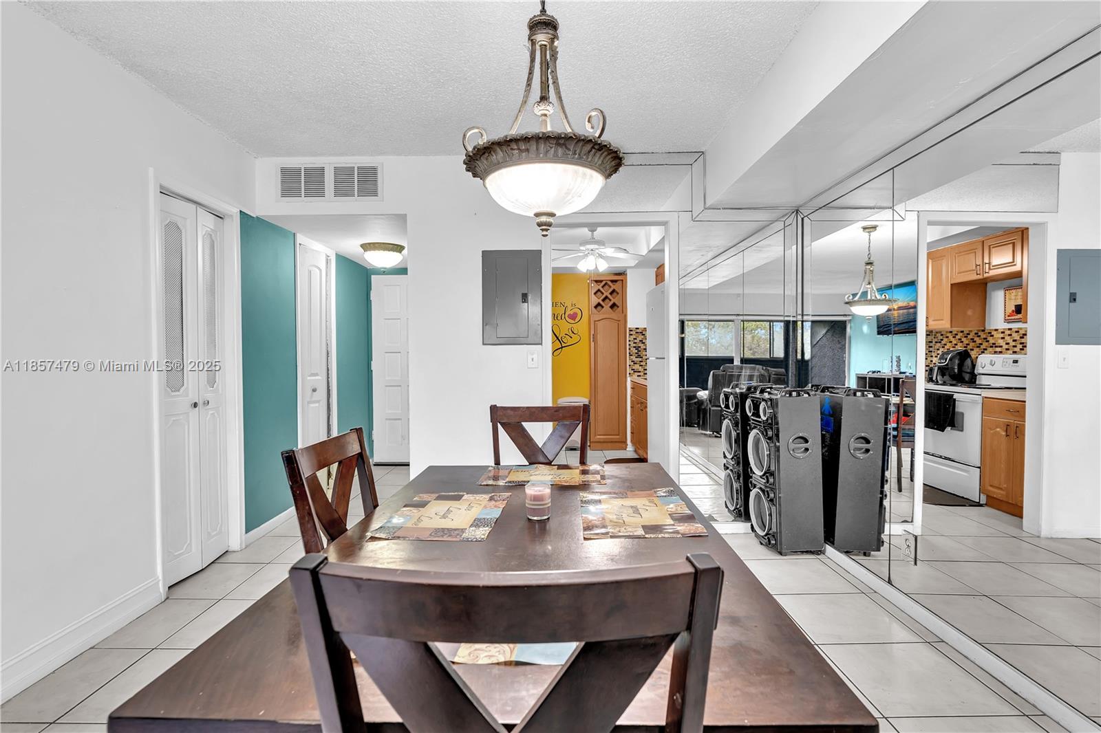 LAKES OF INVERRARY CONDO - Residential