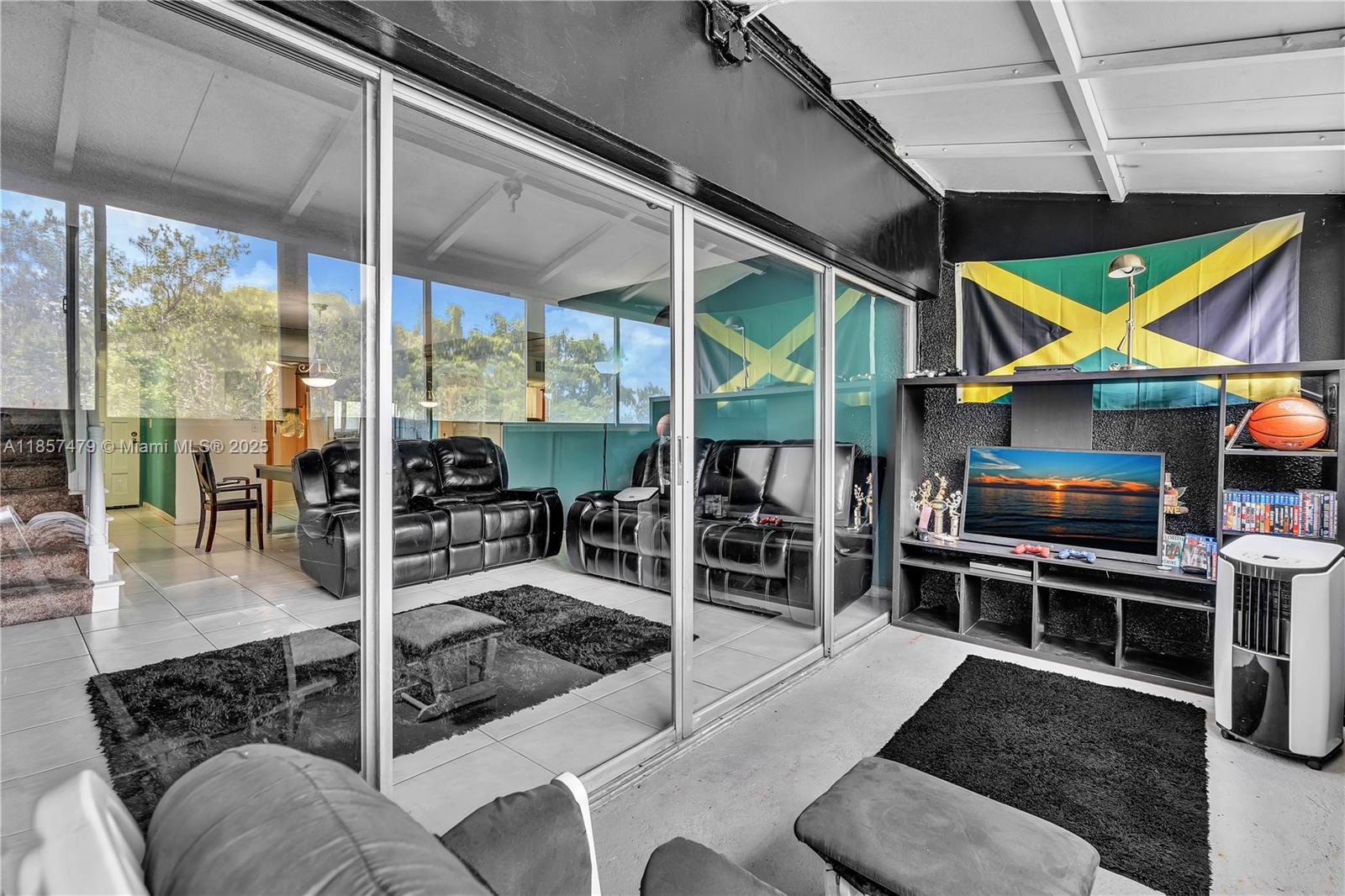 LAKES OF INVERRARY CONDO - Residential