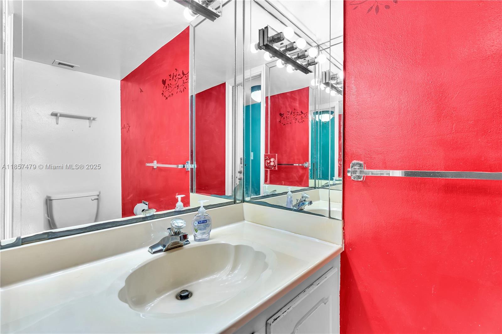 LAKES OF INVERRARY CONDO - Residential