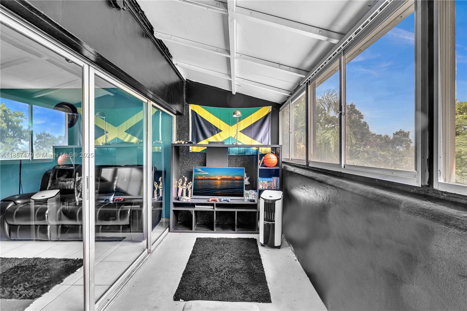 LAKES OF INVERRARY CONDO - Residential