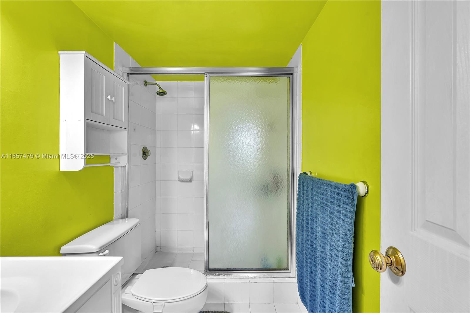 LAKES OF INVERRARY CONDO - Residential