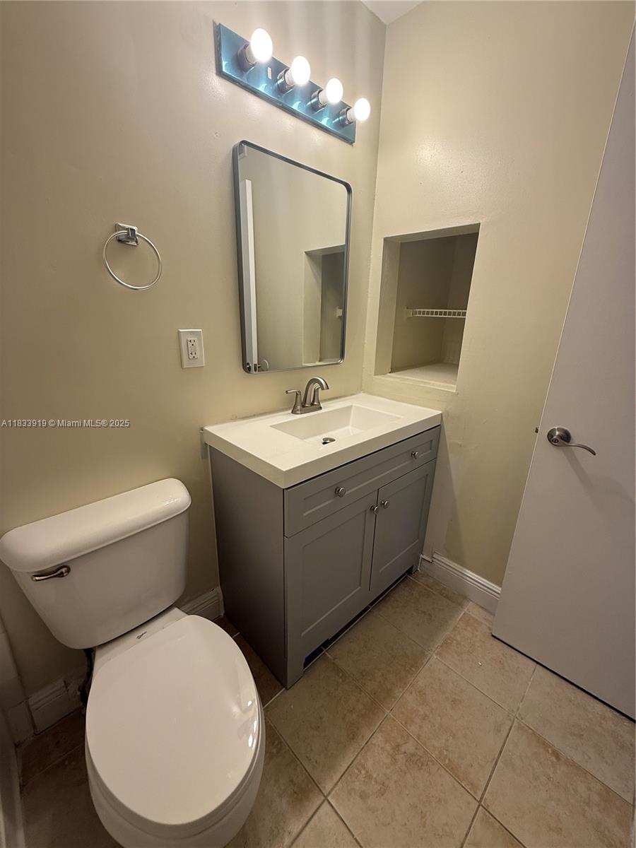 1261 SW 46th Ave 2007