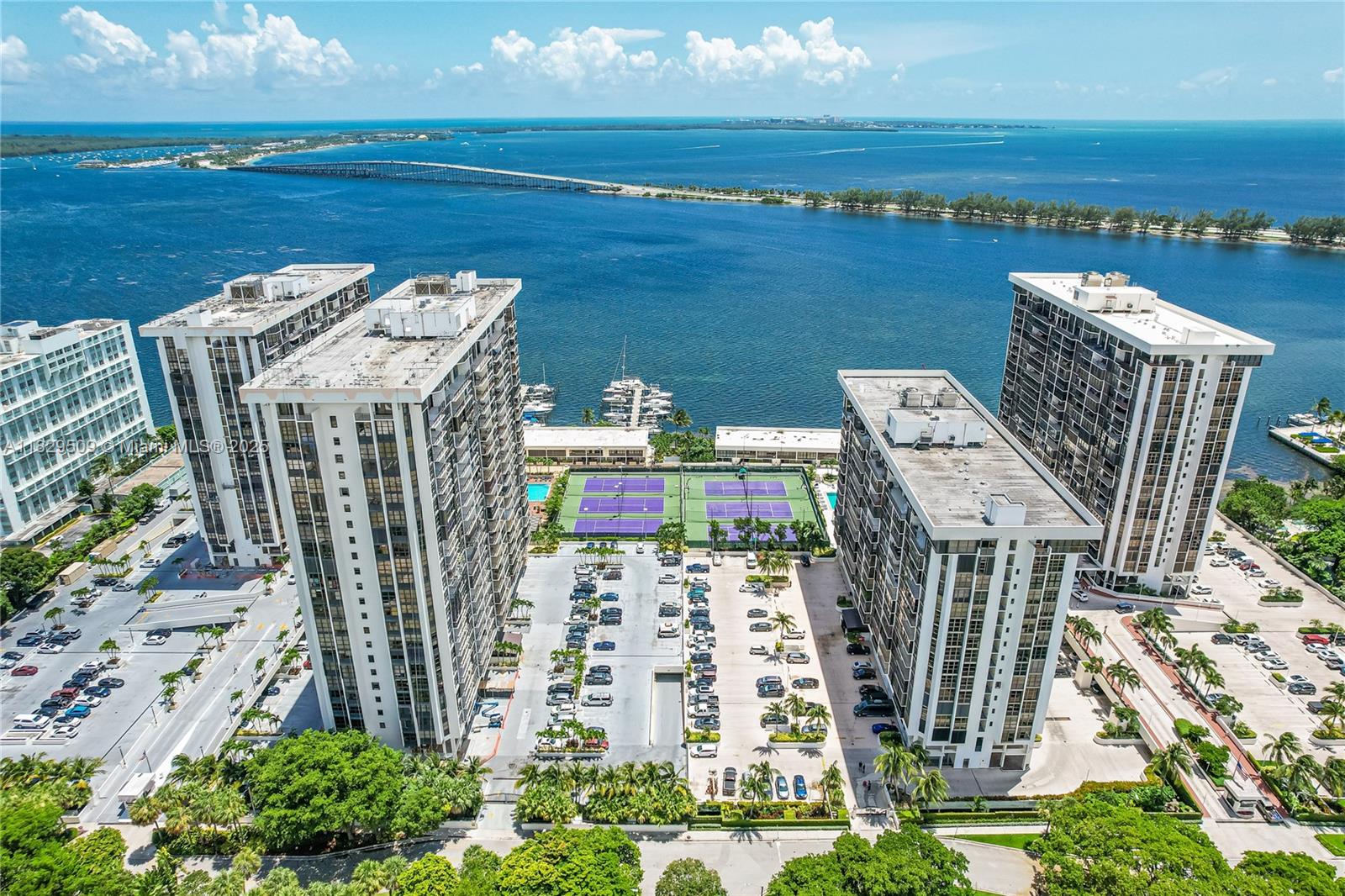 1901 Brickell Ave Slips 29A, Miami, FL, 33129/$650,000 1 1901 Brickell Ave Slips 29A
