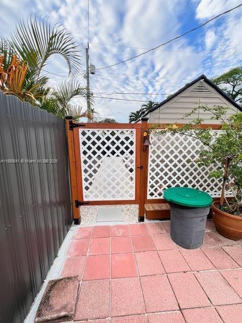 REV PL OF COUNTRY CLUB ES - Residential