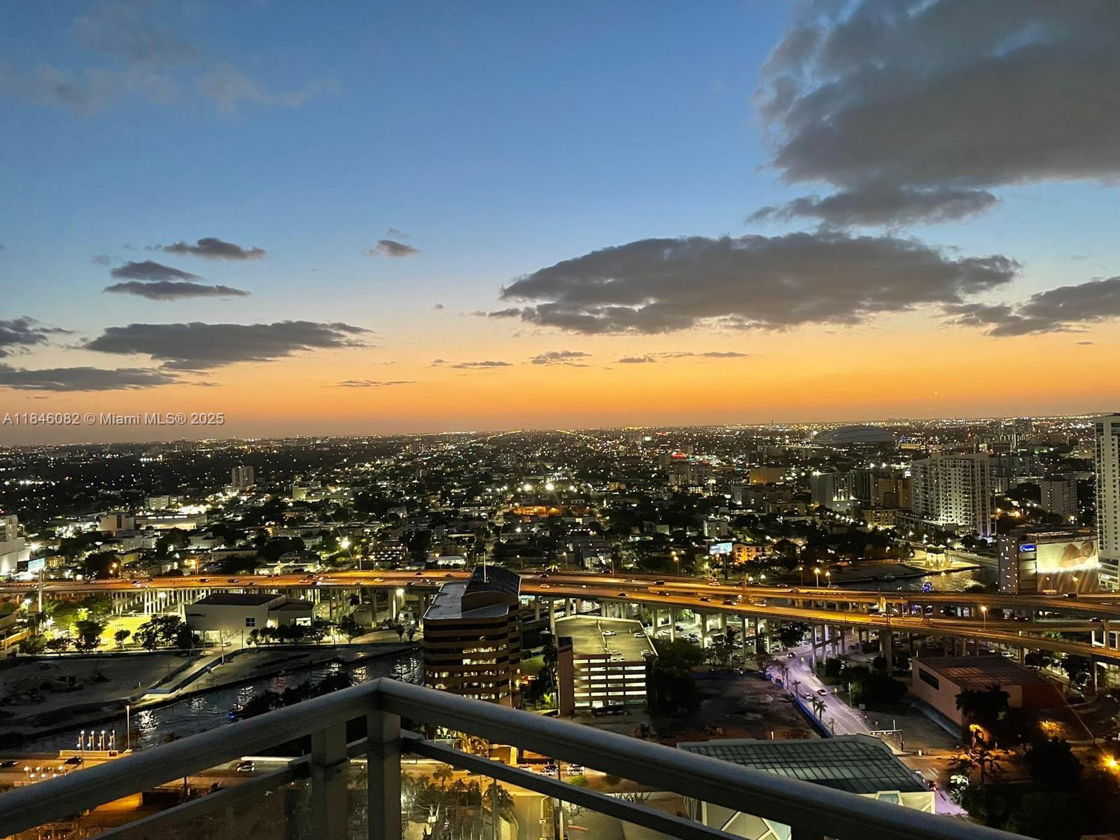 Luxurious 3BD/3BA corner unit with breathtaking views of the Miami skyline and water. This bright and spacious residence offers floor-to-ceiling windows and elegant finishes throughout. Enjoy stunning city and river views from every room. Located in a full-service building with top-tier amenities including pool, spa, fitness center, and more. Just steps from Brickell City Centre, fine dining, shopping, and entertainment.