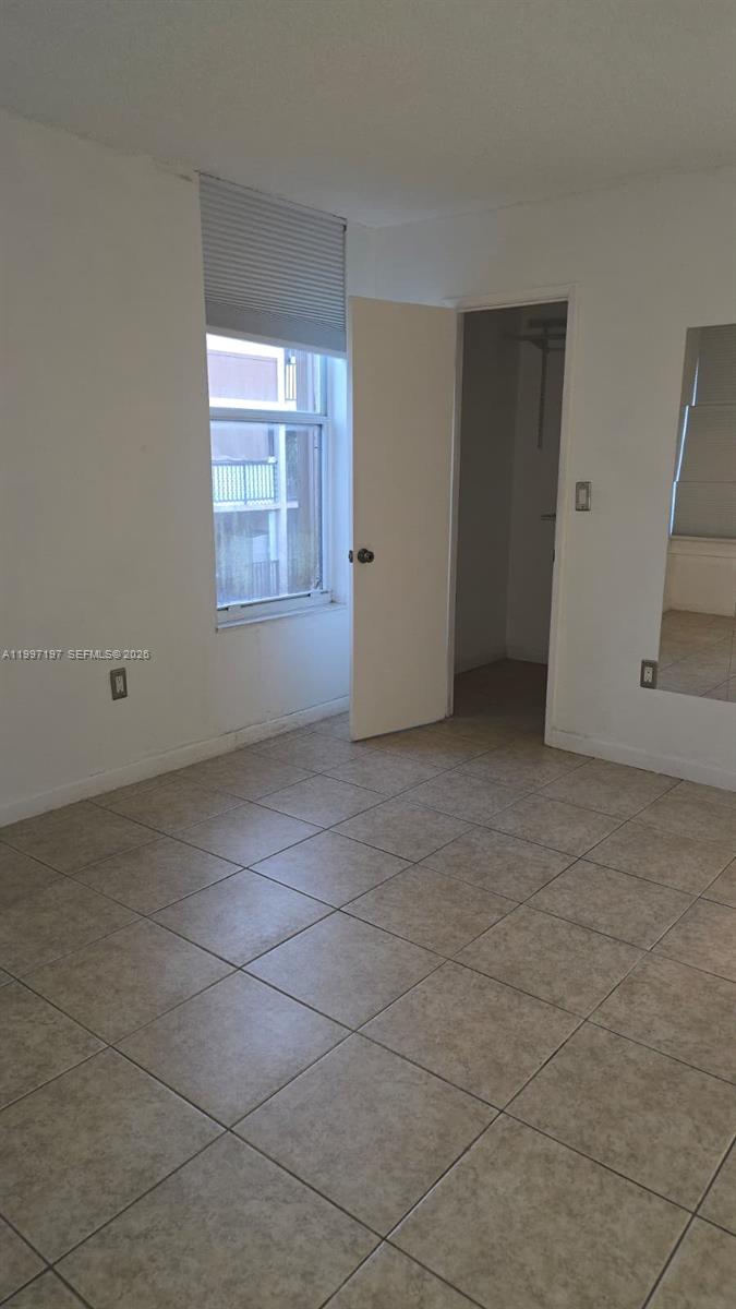 FERNWOODS CONDO NO 2 BLDG - Residential Lease