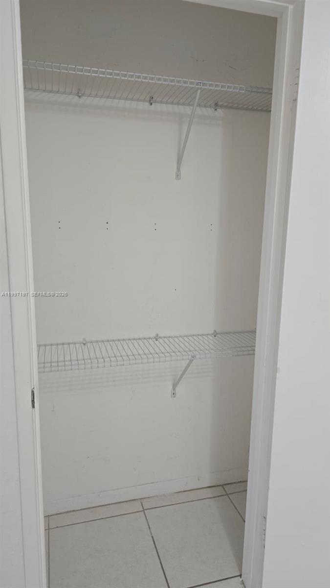 FERNWOODS CONDO NO 2 BLDG - Residential Lease