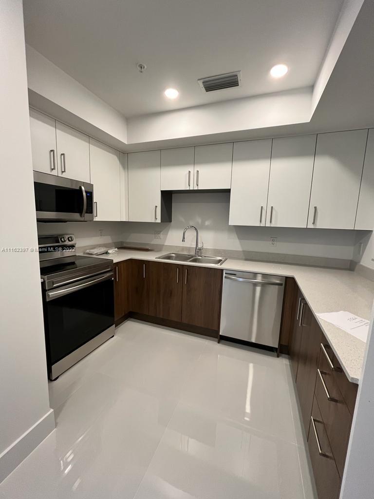 GRAN DORAL 1 CONDO - Residential Lease