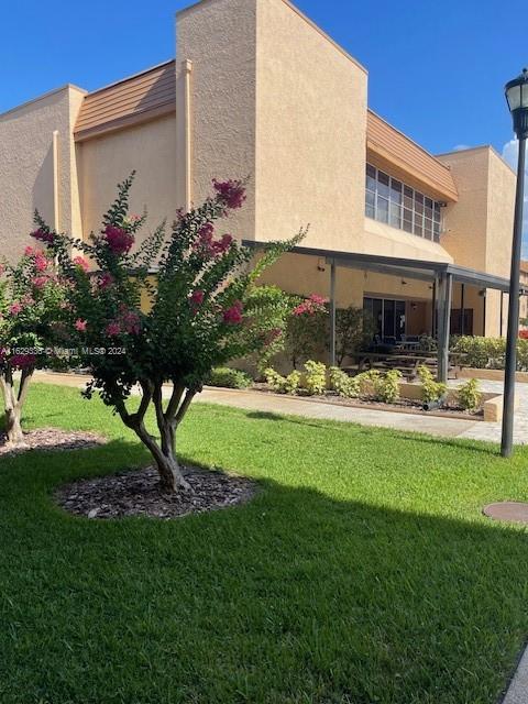 Great opportunity to own an apartment at The Tampa Racquet Club. 
A nice apartment in a gated complex that has many recreational areas such as: pool, racket ball courts, tennis courts, basketball courts, billiard tables, BBQ areas, club house and more. 
The apartment is located on the first floor, it's a 1 bed/1 bath, ceramic tile floor throughout, garden view, on site laundry, and excellent illumination. 
Great investment opportunity with very little restrictions to lease, or excellent winter retreat.