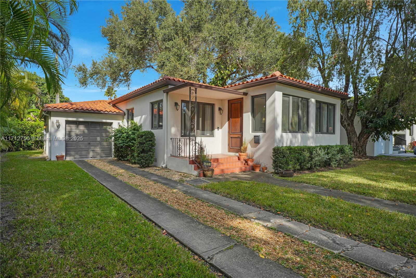 311 S Fluvia Ave, Coral Gables, Broward County, Florida - 2 Bedrooms  
2 Bathrooms - 