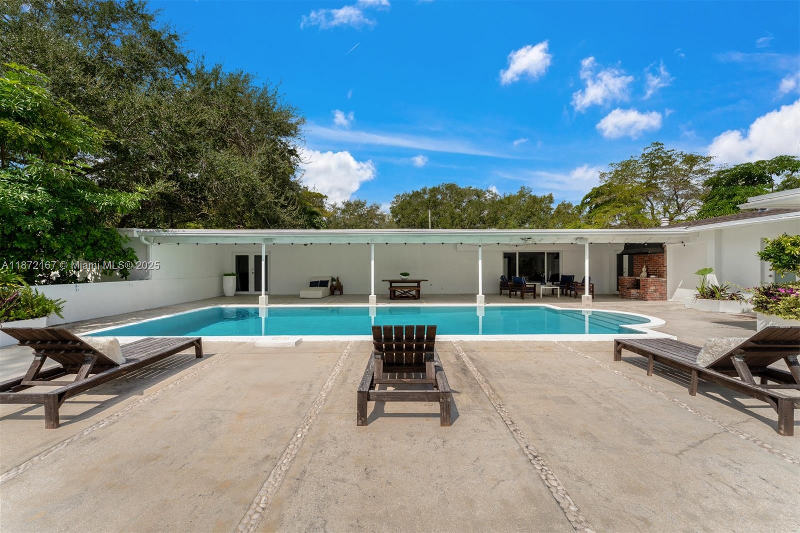 ROCK LAKE - Residential