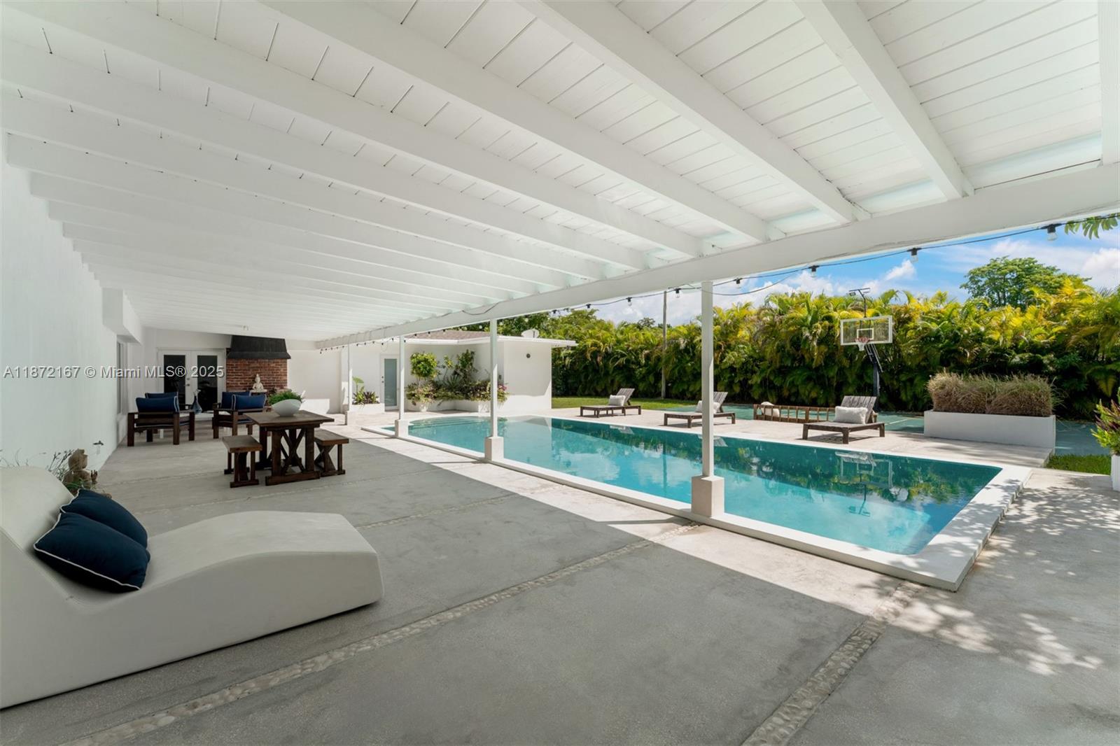 ROCK LAKE - Residential