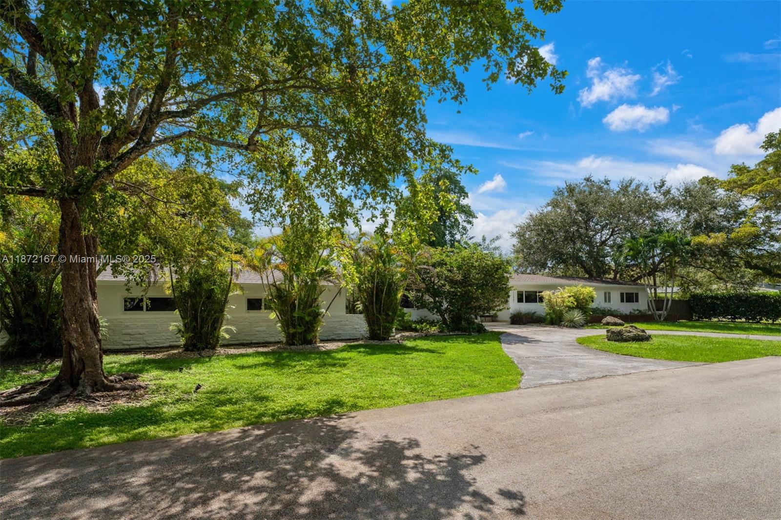 ROCK LAKE - Residential