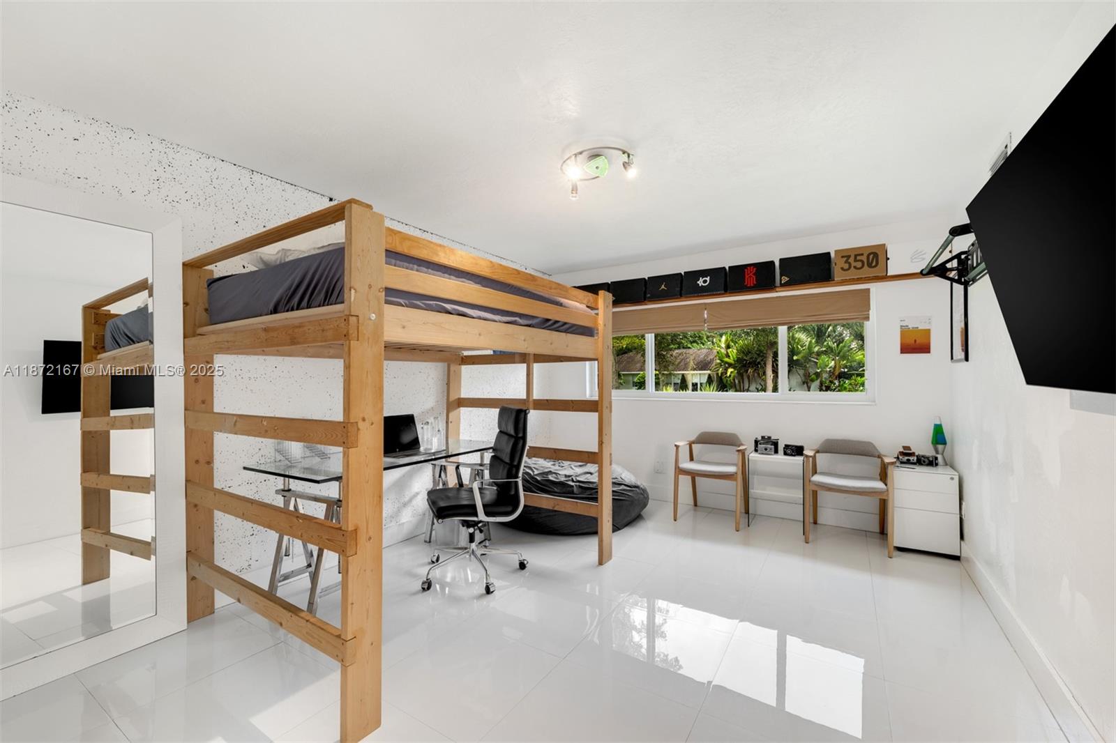 ROCK LAKE - Residential