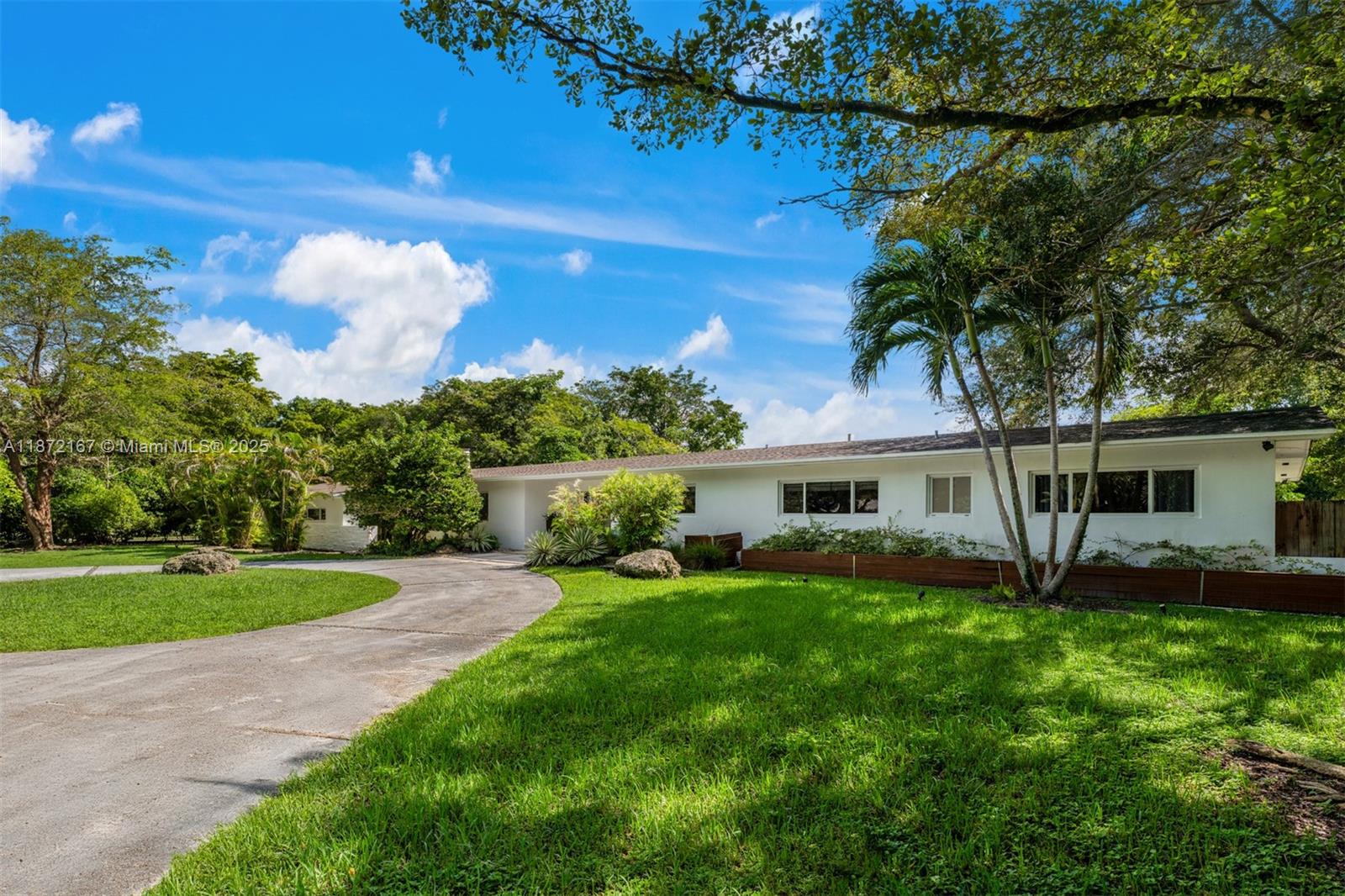 ROCK LAKE - Residential