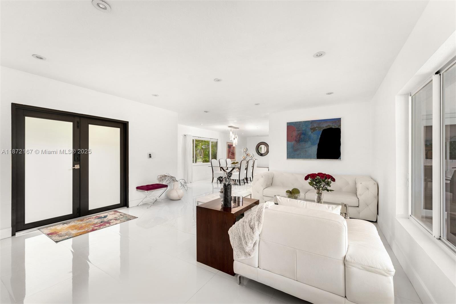 ROCK LAKE - Residential