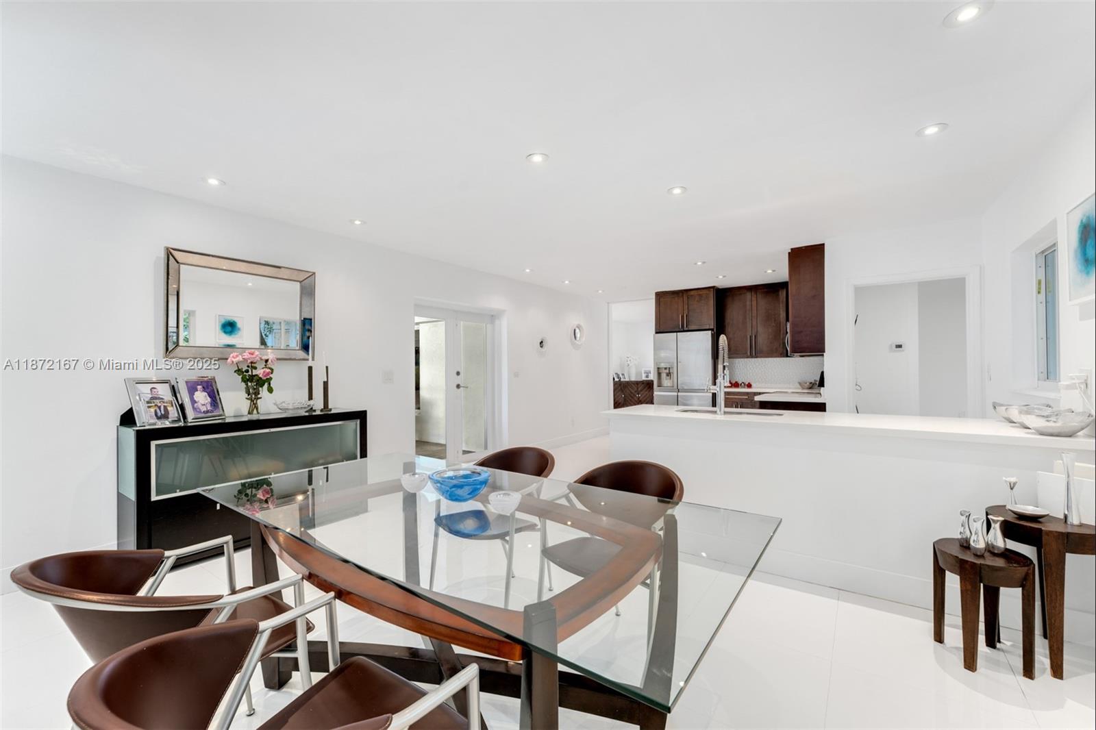 ROCK LAKE - Residential