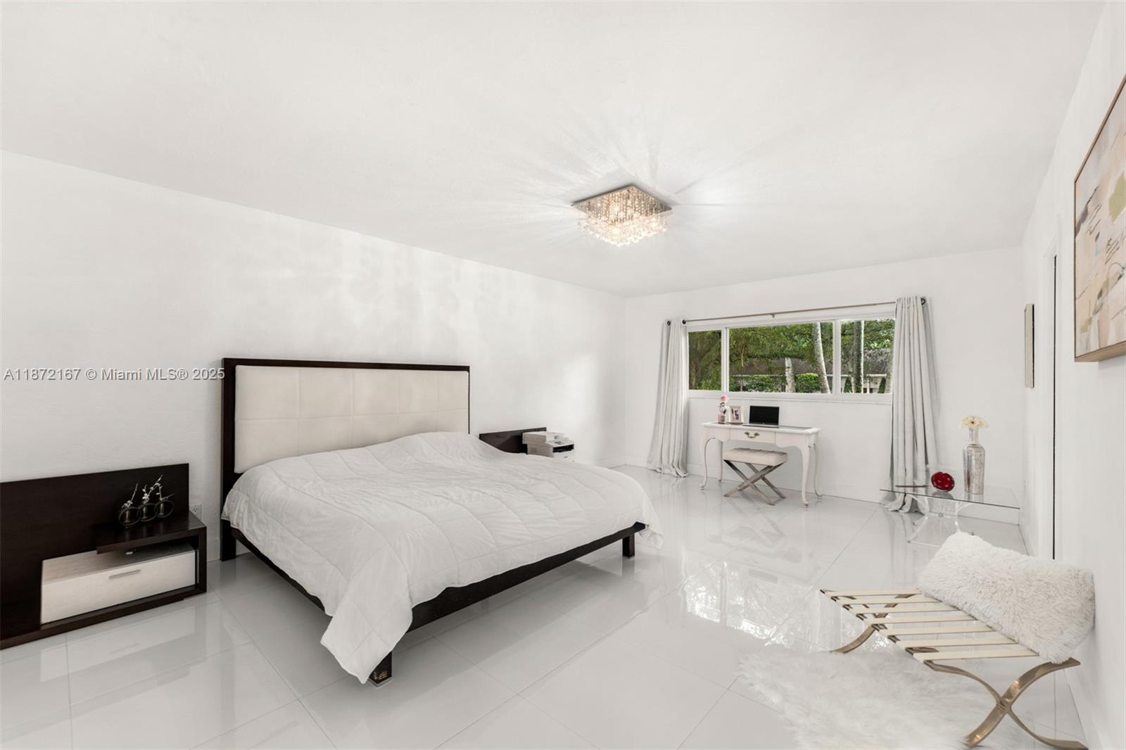 ROCK LAKE - Residential