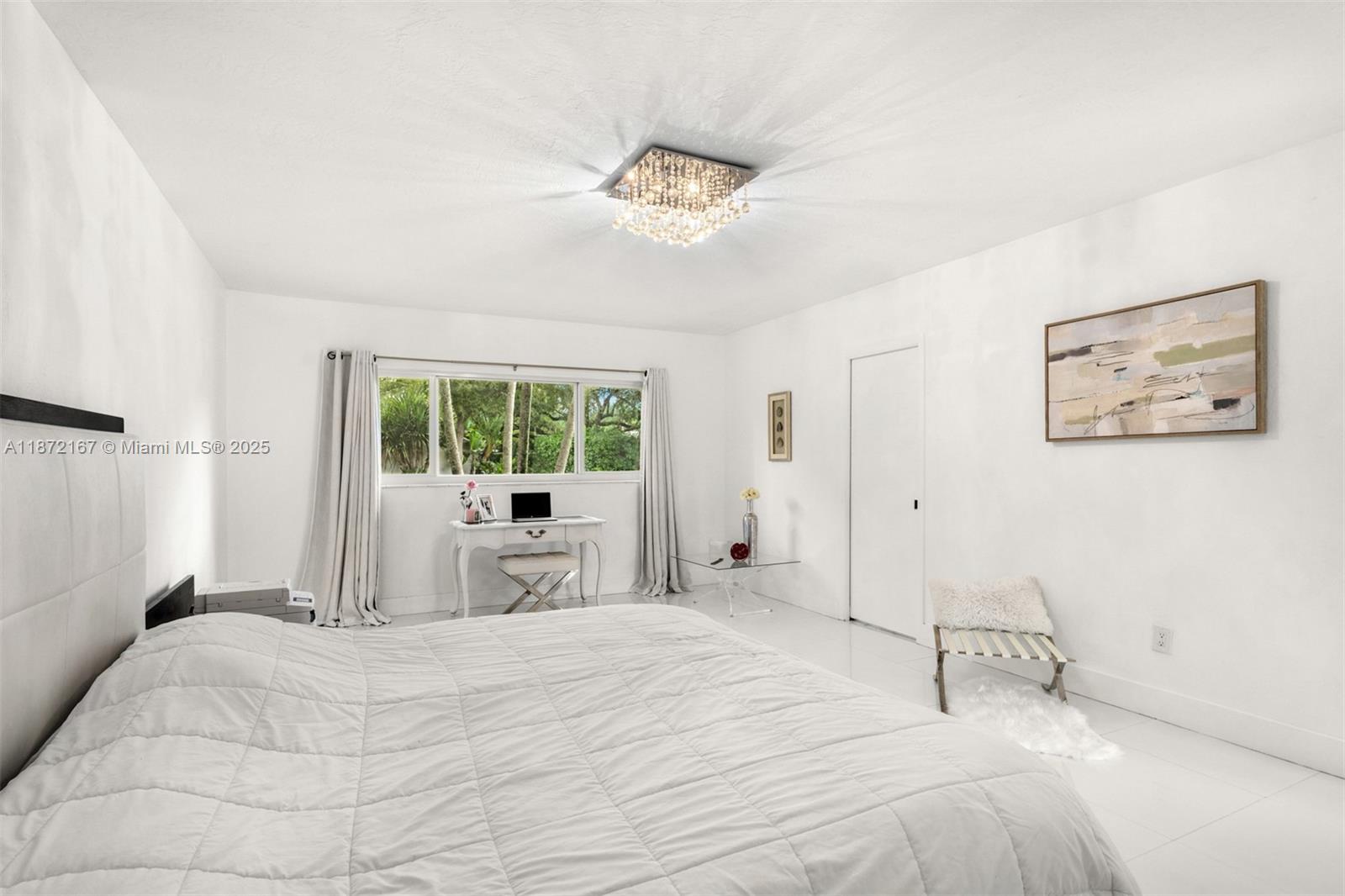 ROCK LAKE - Residential