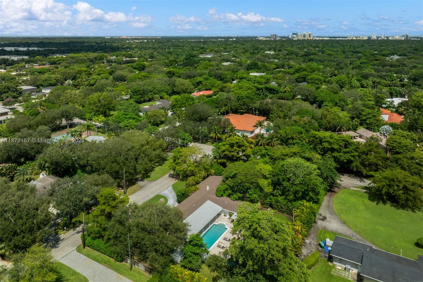 ROCK LAKE - Residential