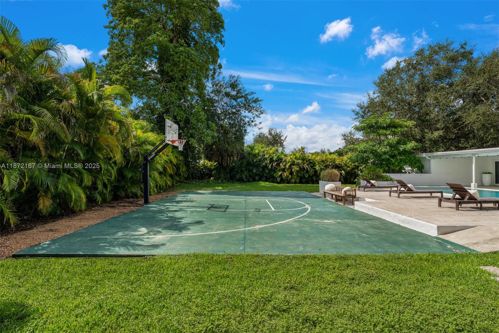 ROCK LAKE - Residential