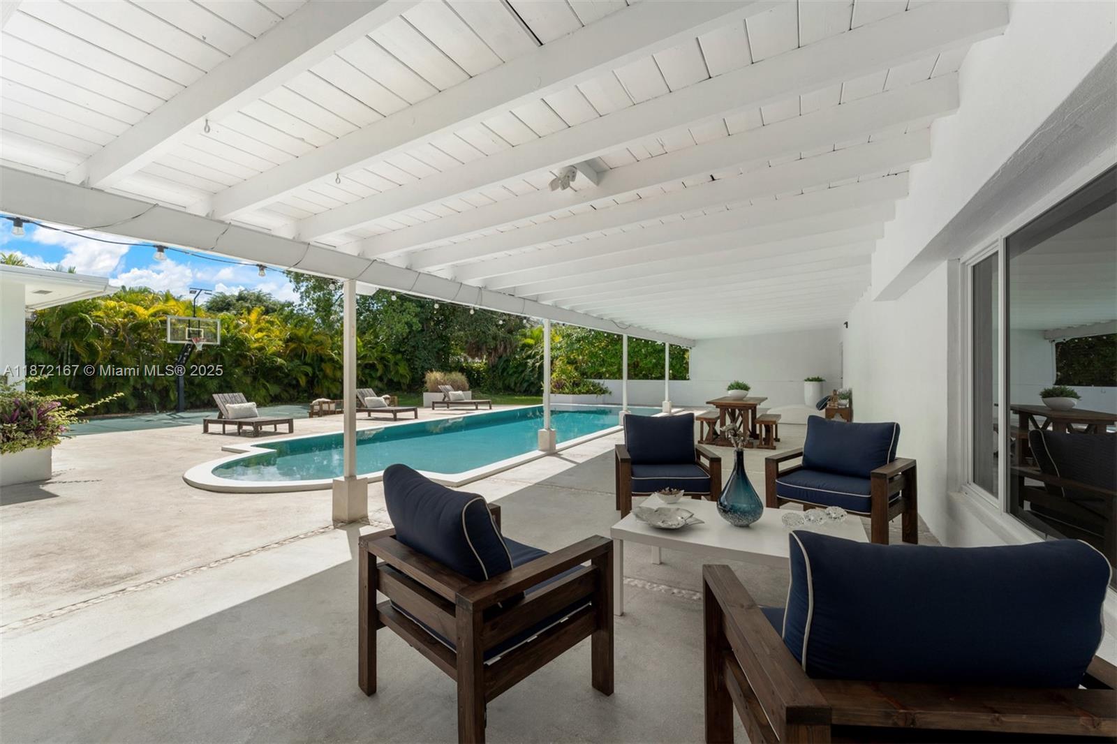 ROCK LAKE - Residential