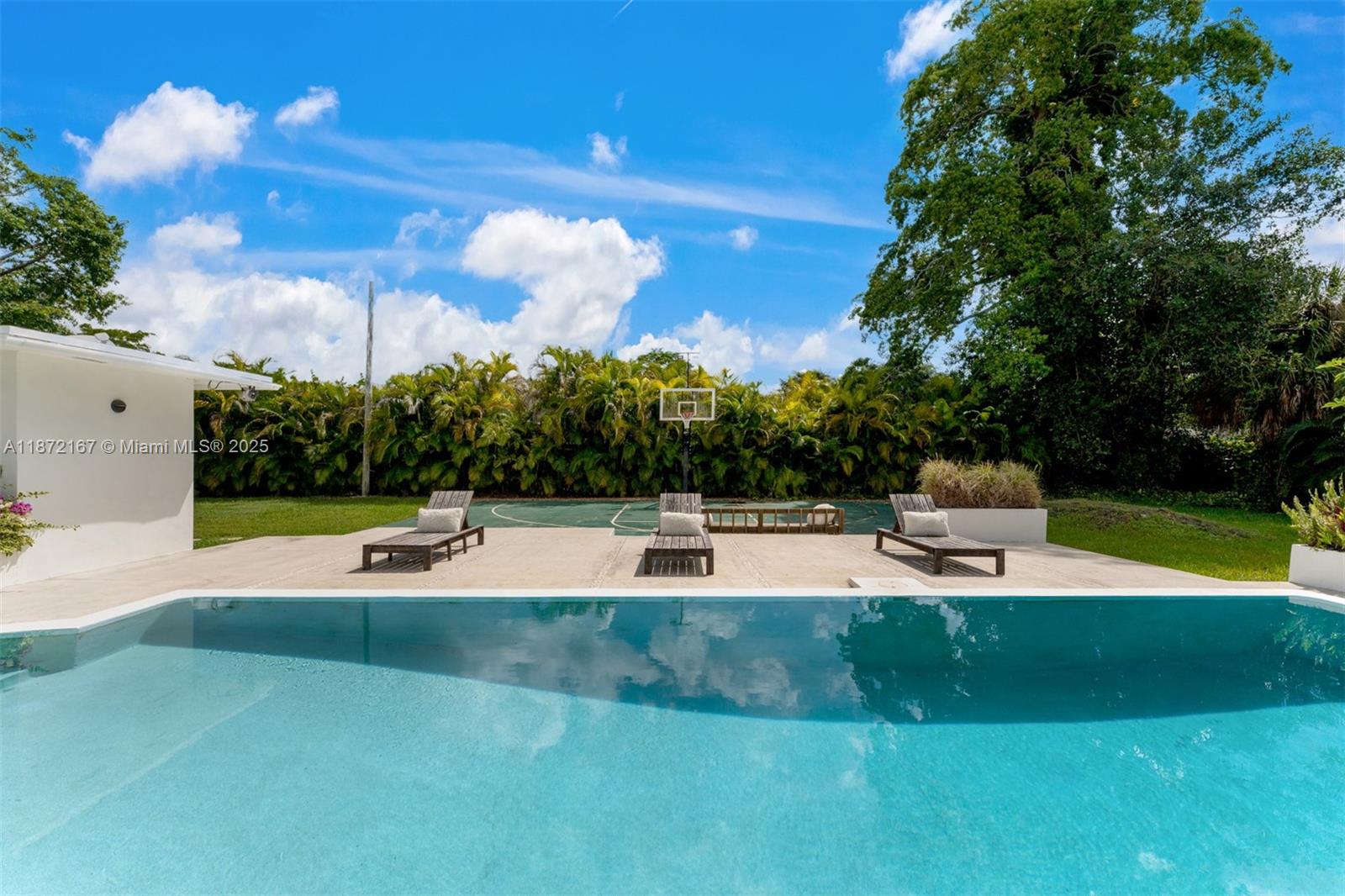 ROCK LAKE - Residential