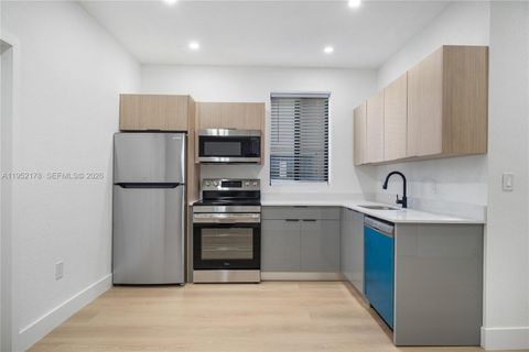 629 SW 10th Ave 1 Miami FL 33130