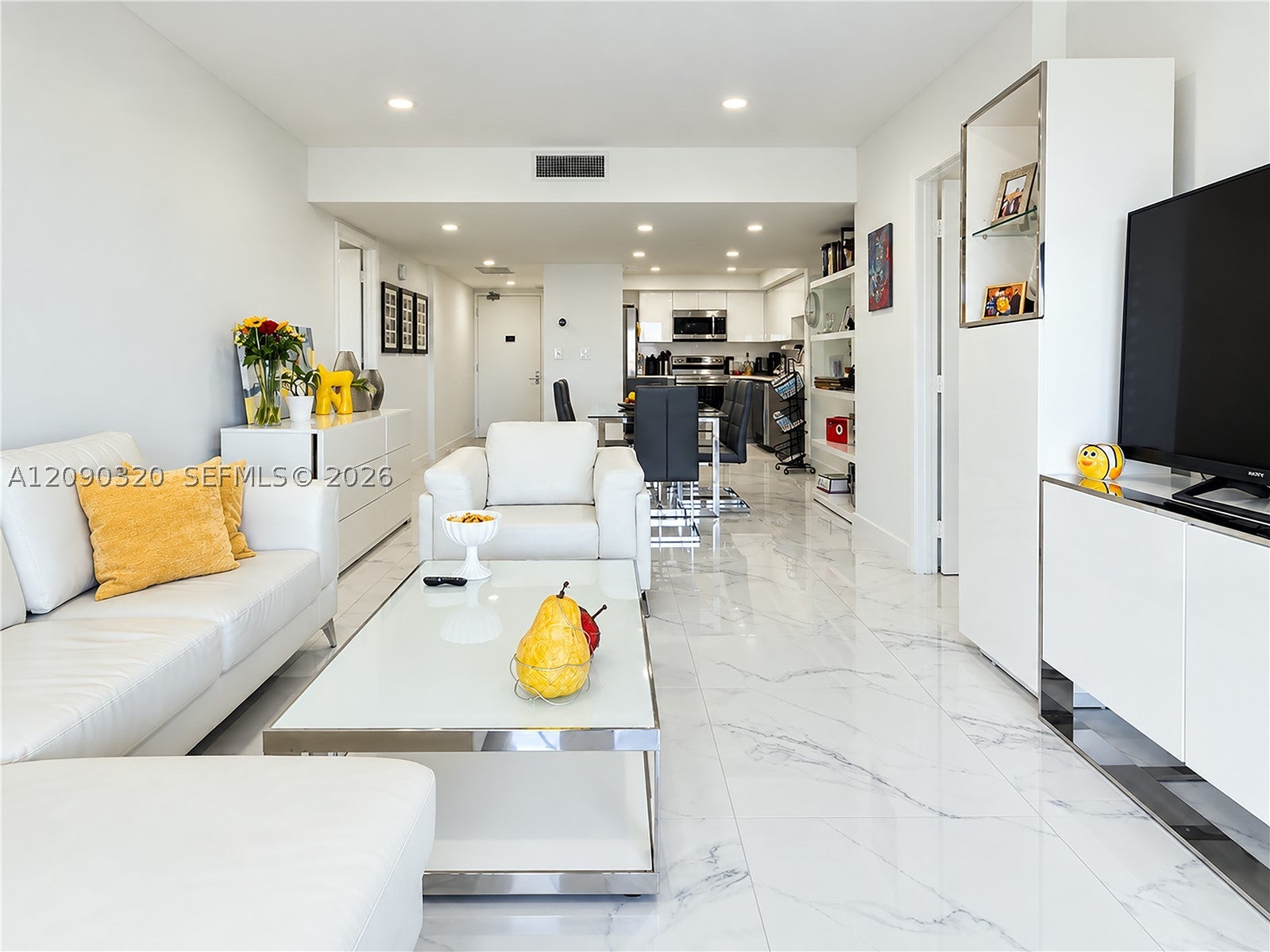20301 W Country Club Dr 930