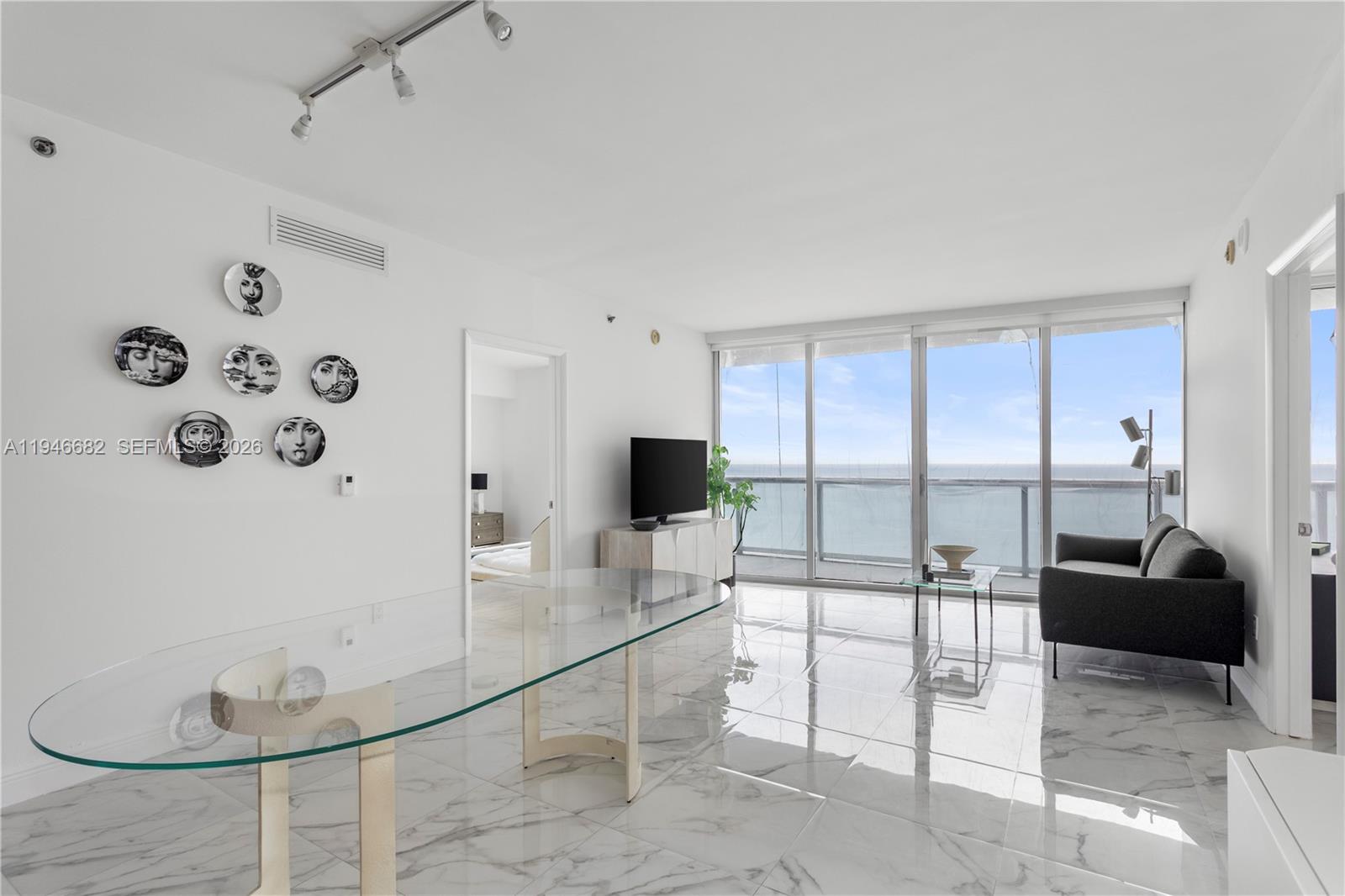 ICONBRICKELL CONDO NO 1 - Residential