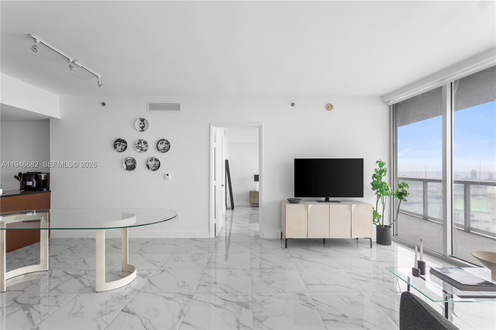 ICONBRICKELL CONDO NO 1 - Residential