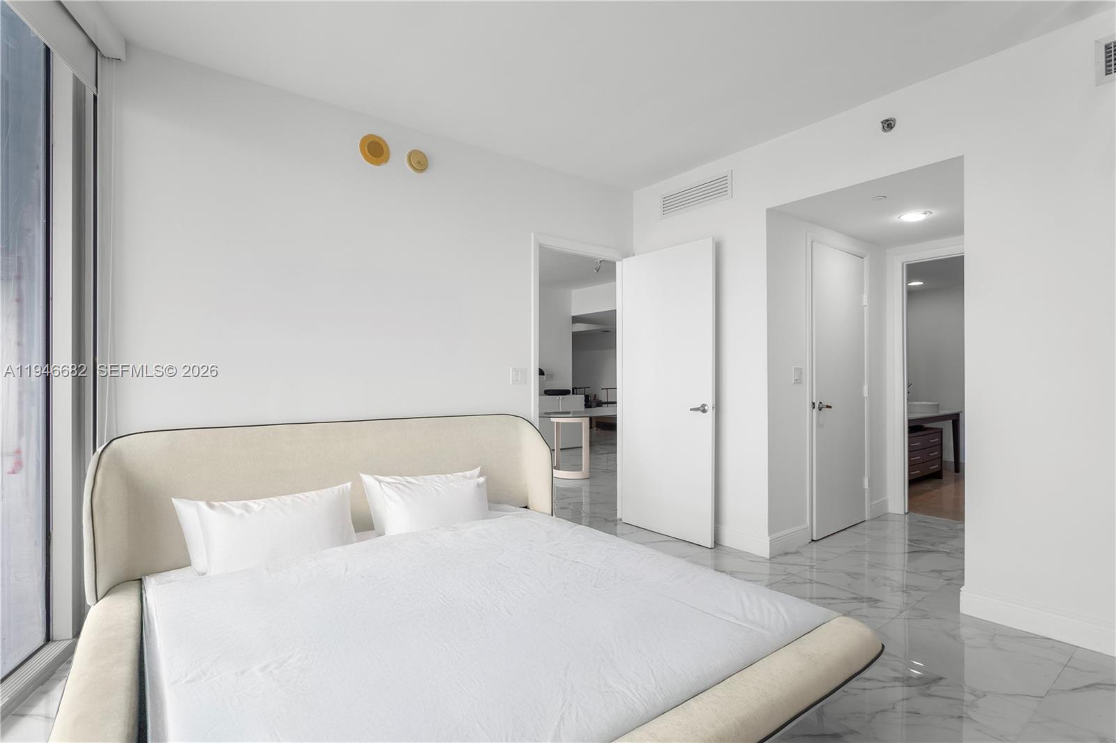 ICONBRICKELL CONDO NO 1 - Residential