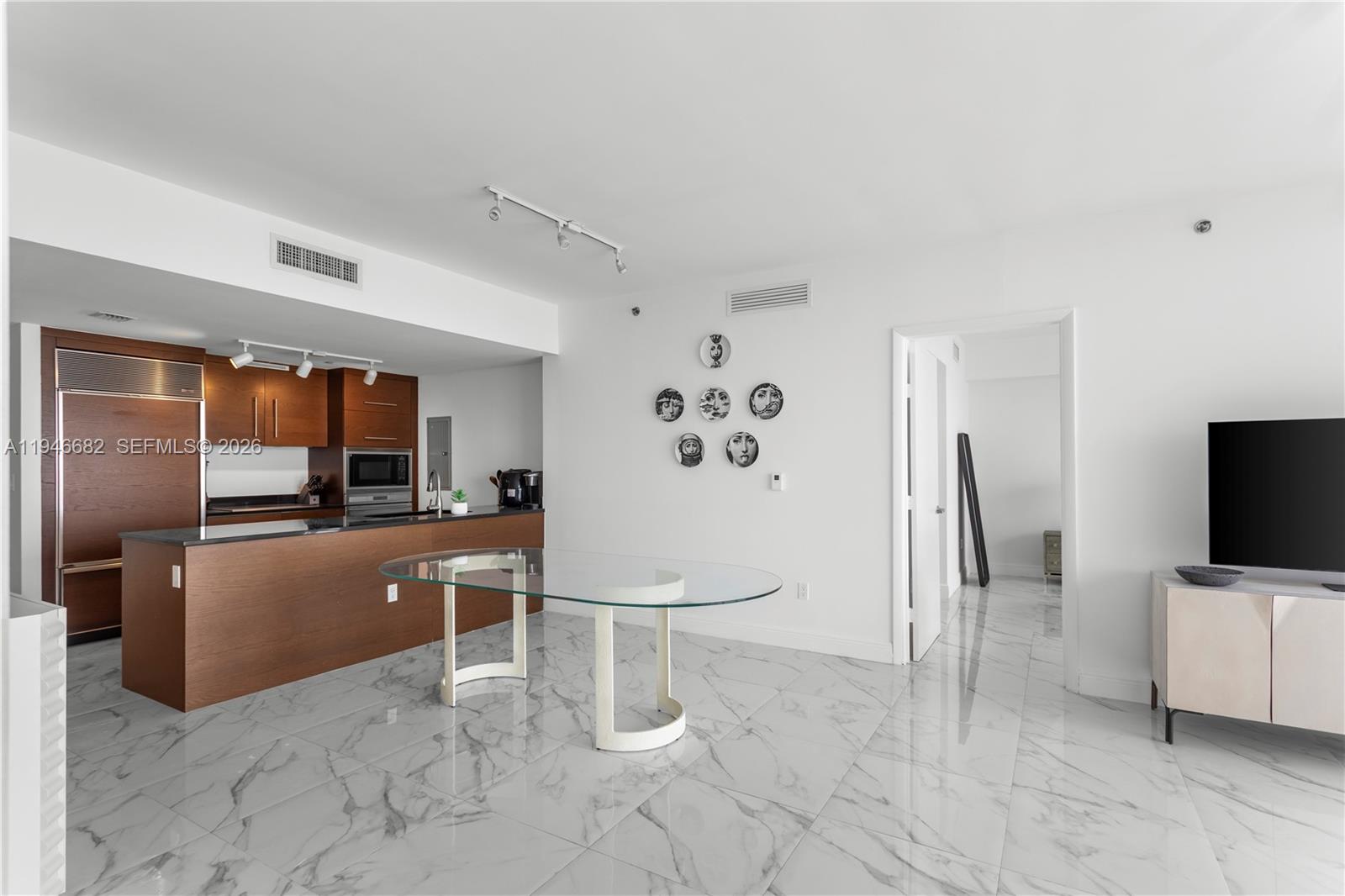 ICONBRICKELL CONDO NO 1 - Residential