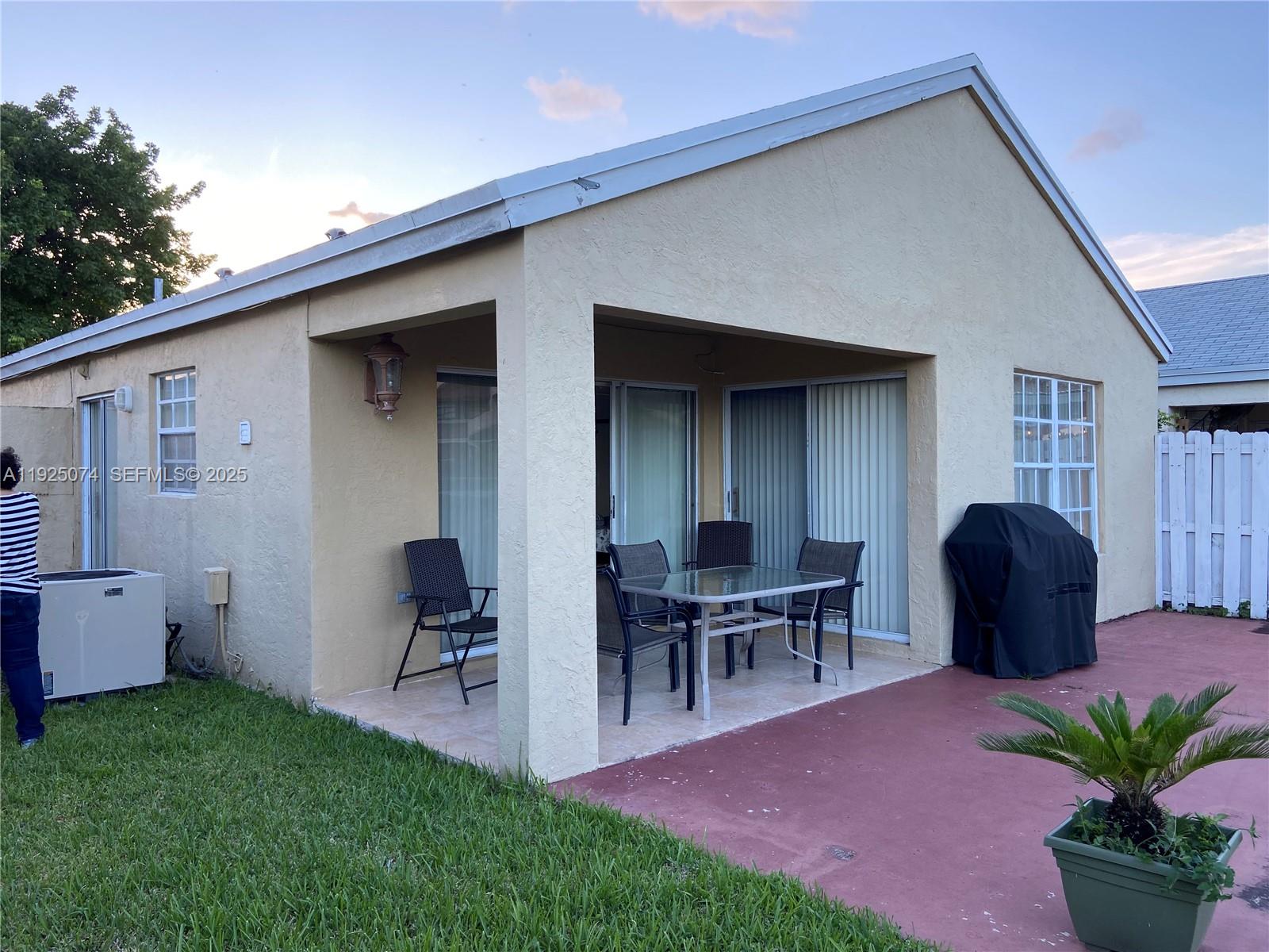 SUNSET SHORES - Residential Lease