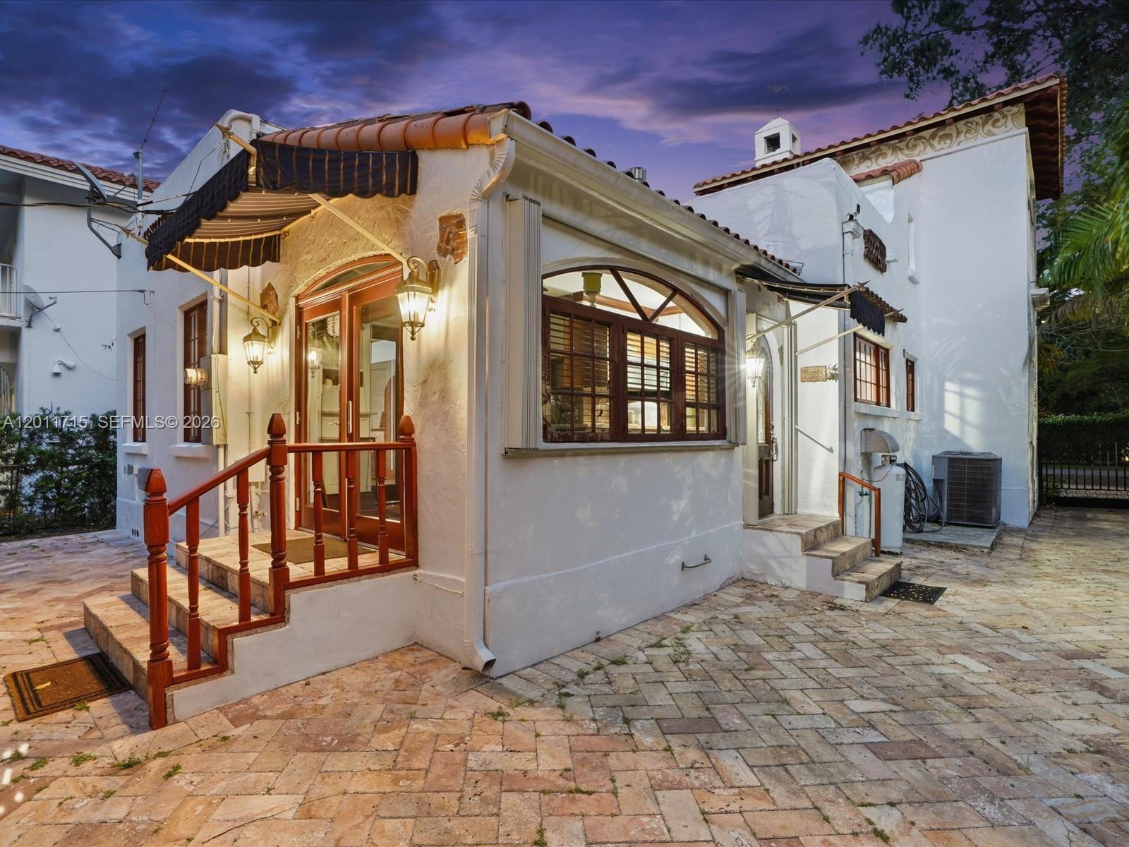 1137 Asturia Ave