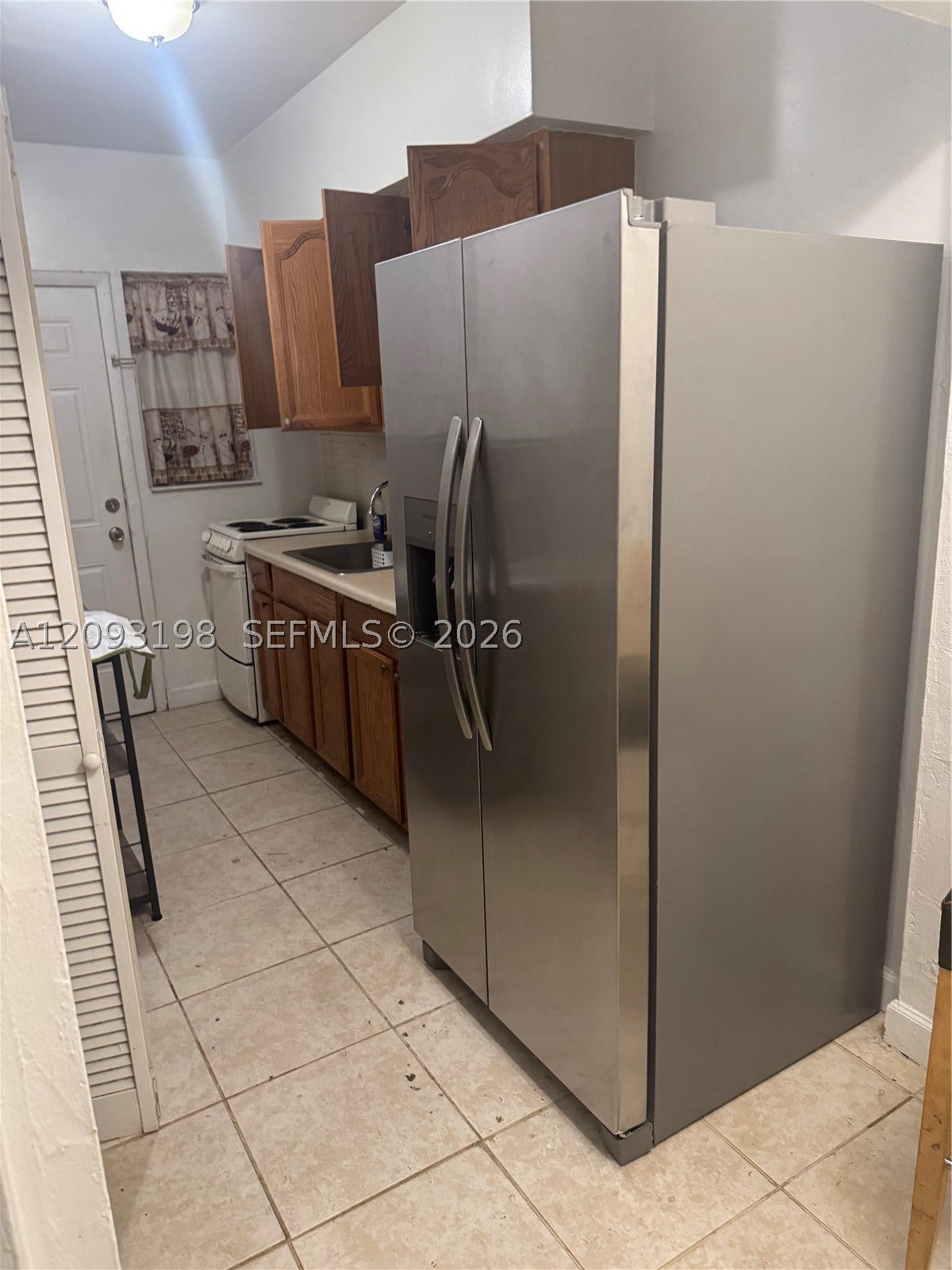 View photos, virtual tours, details... 1020 SW 5th St 4