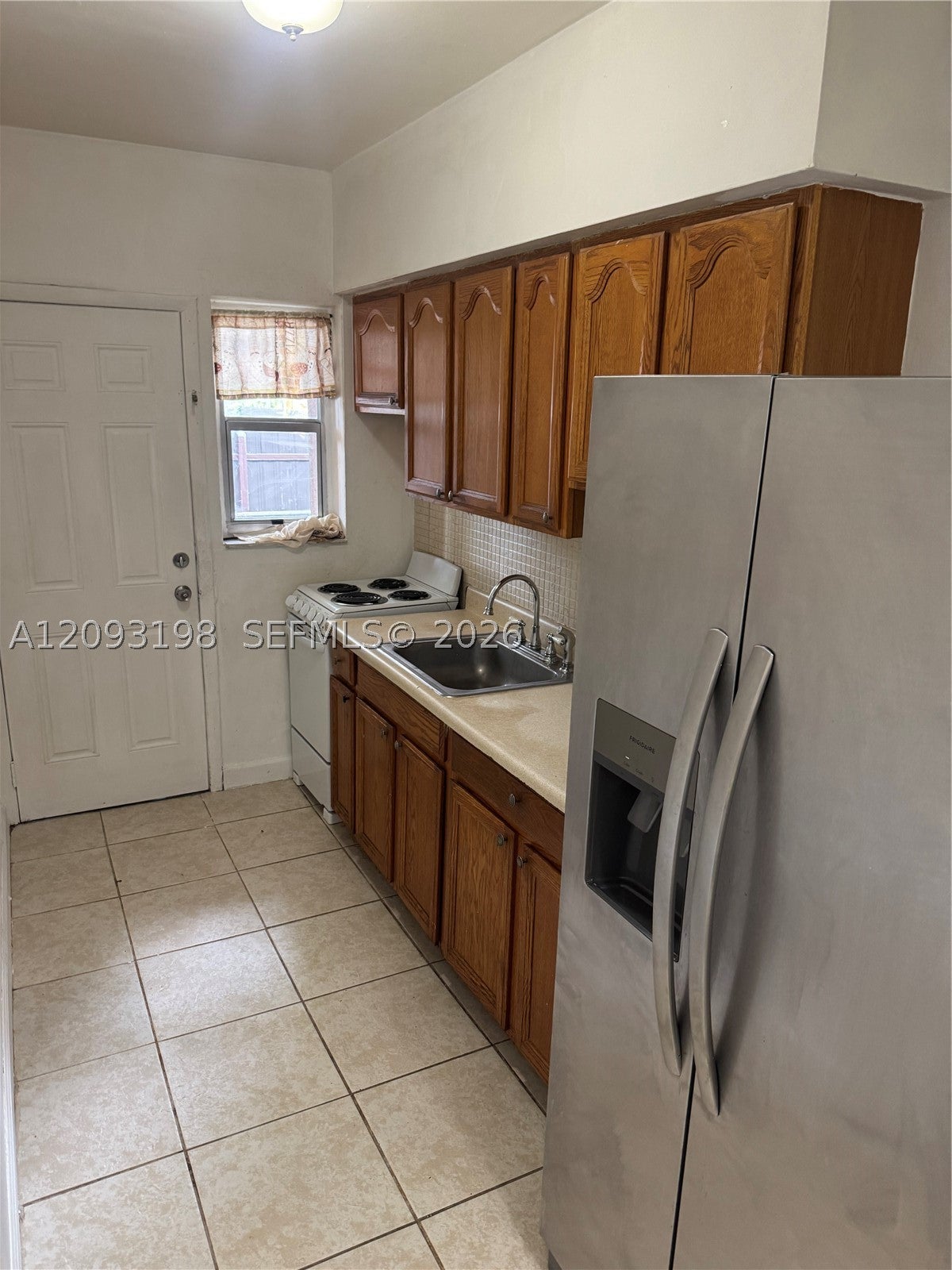 View photos, virtual tours, details... 1020 SW 5th St 4
