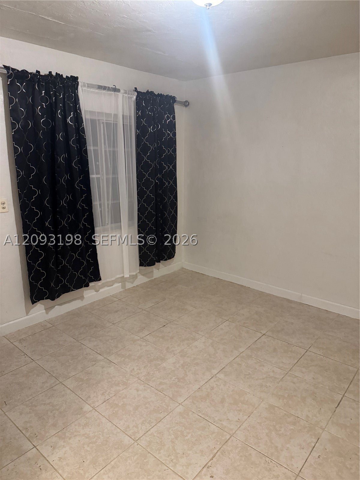 View photos, virtual tours, details... 1020 SW 5th St 4