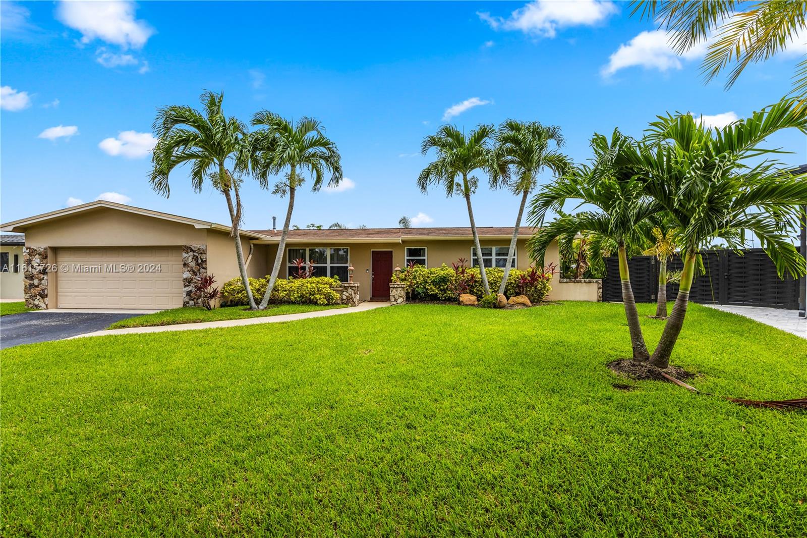 11901 Nw 22nd St St, Pembroke Pines, Florida - $695,000, ID: 11615726 ...