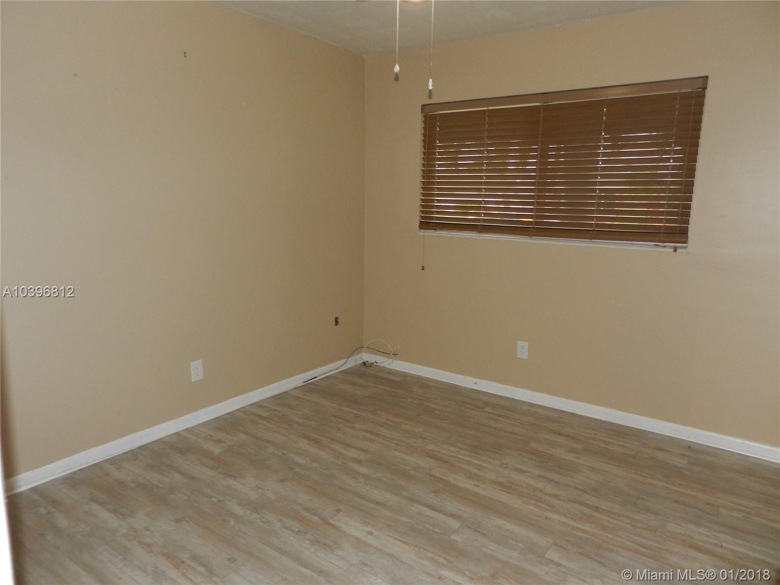 PASADENA LAKES SOUTH - Residential