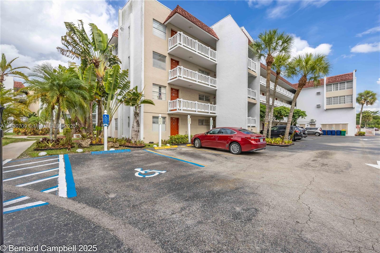 3531 Inverrary Dr 101