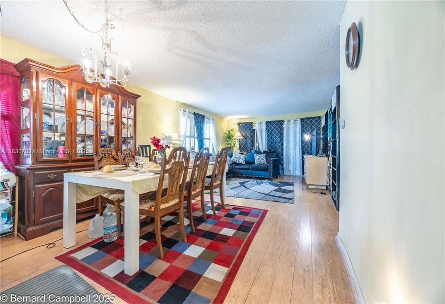 GATED COMMUNITY***First floor Corner Unit condo with lots of natural lighting in a 55+ community of Las Vistas Garden. Tile throughout the home with split bedroom. Walk in closet space. Condo is in a great location. Close to shopping , Medical center and entertainment etc. Don't miss the opportunity to own this condo at an amazing price It will go fast.