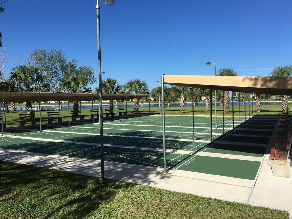 SPANISH LAKES FAIRWAYS NE - Residential