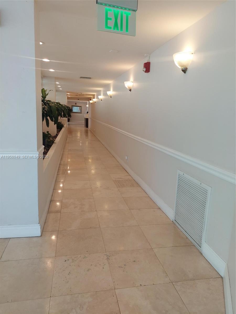 5313 Collins Ave 911