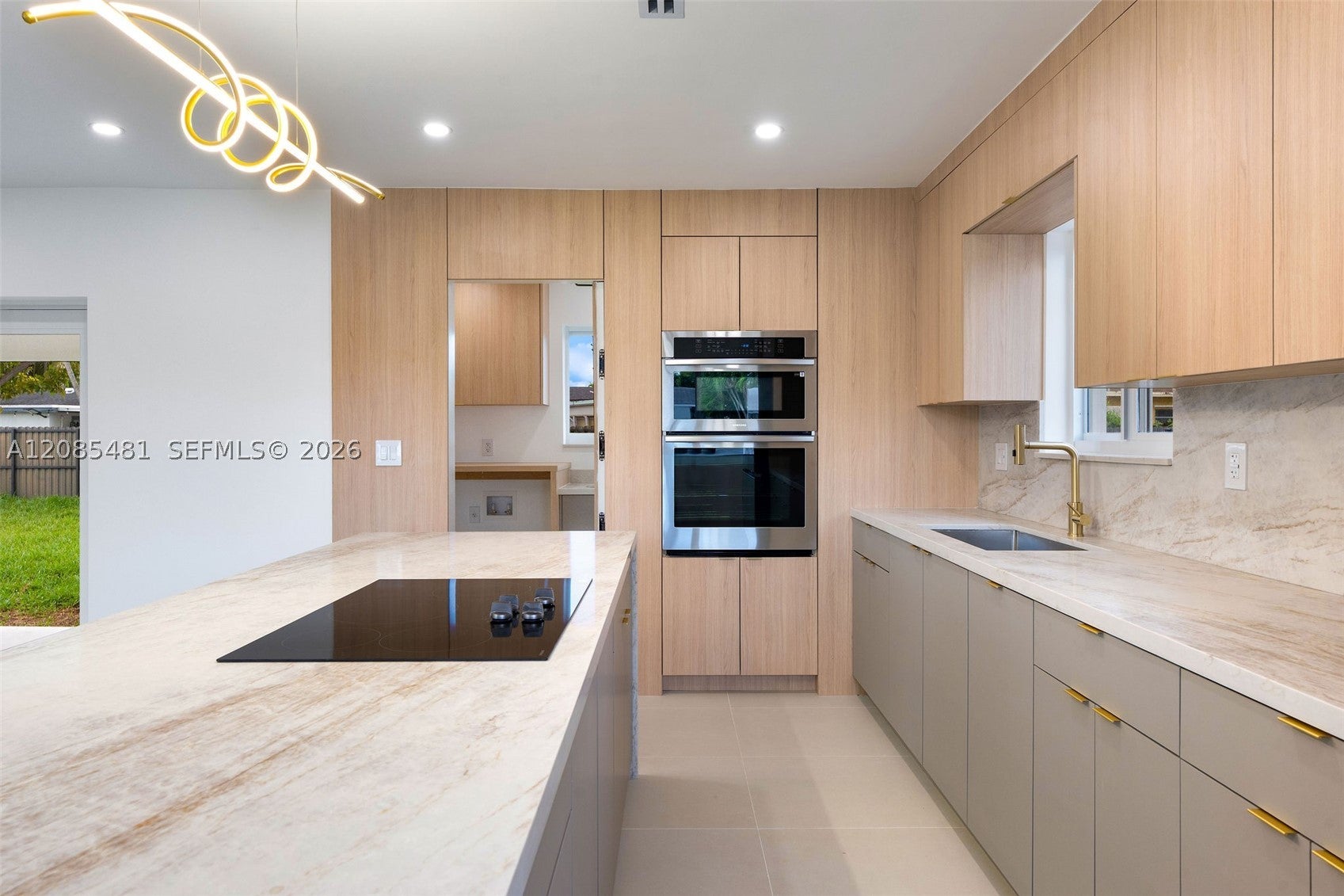 20120 SW 117th Ct, Miami, FL, 33177/$629,999 2 20120 SW 117th Ct