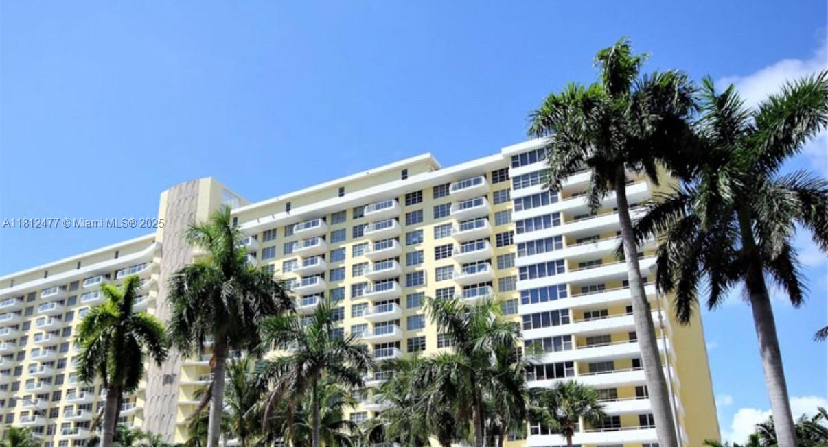 5600 CONDO - Residential