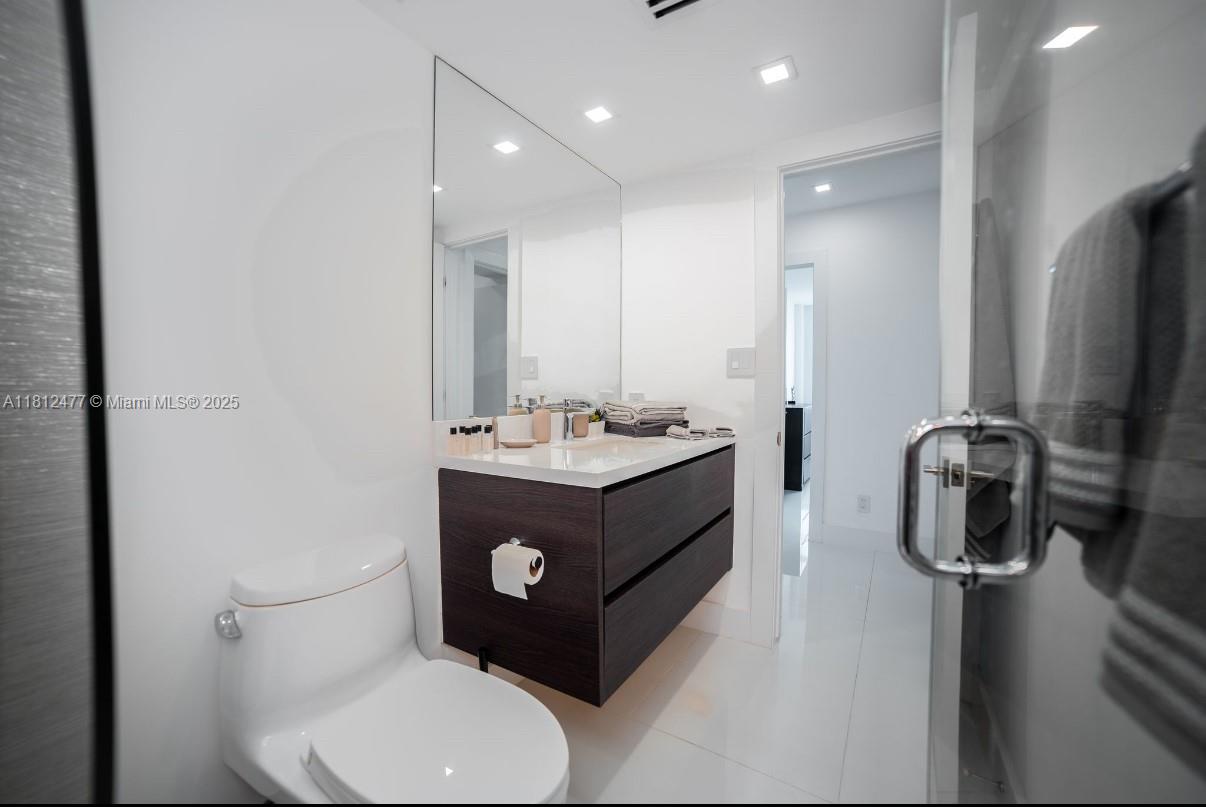 5600 CONDO - Residential