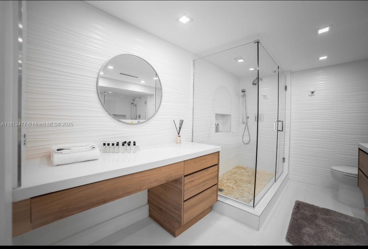 5600 CONDO - Residential